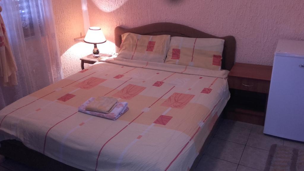 Guest House Dragomir Sutomore Exterior photo
