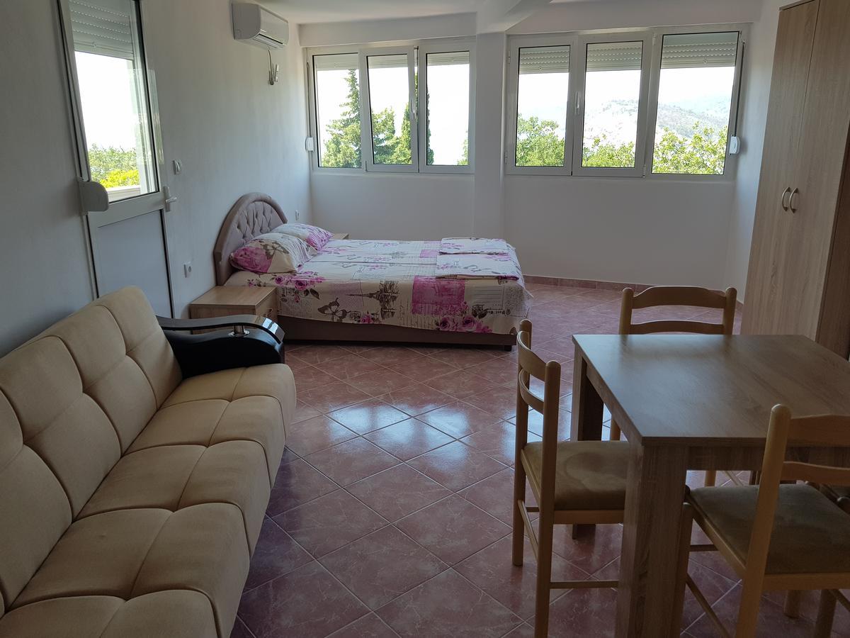 Guest House Dragomir Sutomore Exterior photo