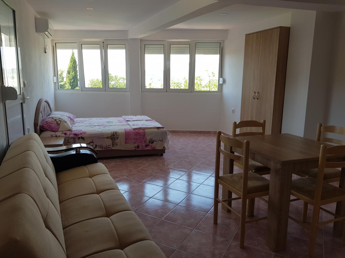 Guest House Dragomir Sutomore Exterior photo